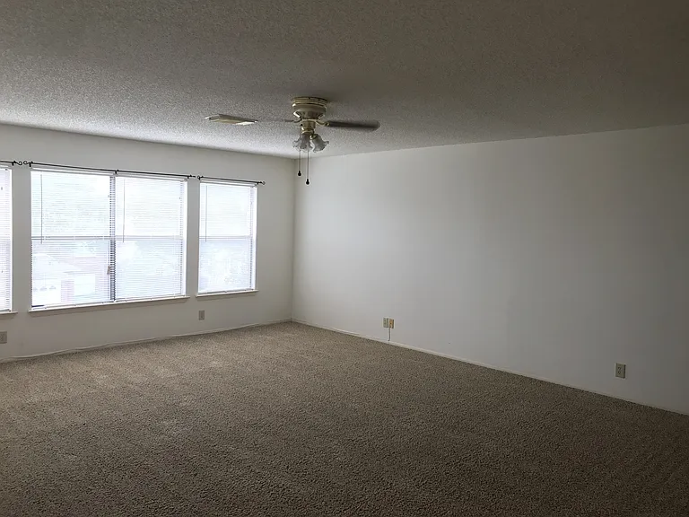 8115 Grimchester — Photo 9