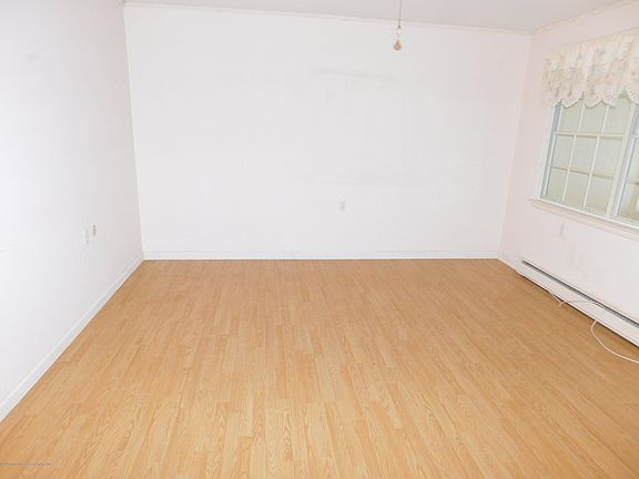 4th image of 55 Edinburgh Lane #E