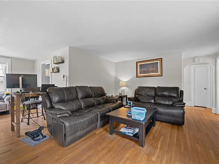 2340 S County Trl — Photo 15