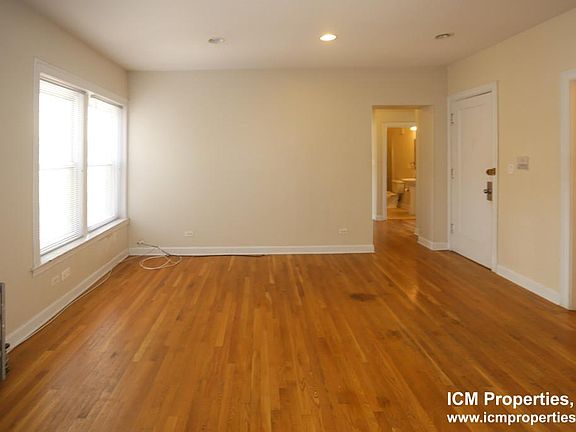 5th image of 3904 N Pine Grove Ave #2F