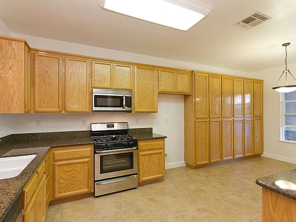 4th image of 1948 Terracina Cir