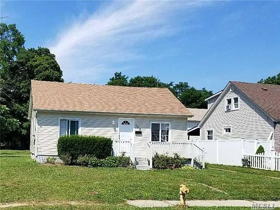 4th image of 172 Steele Pl