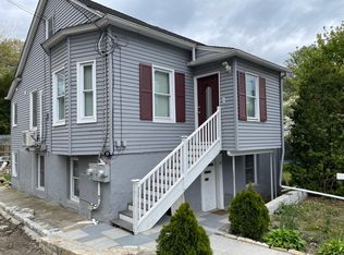 12 Alton Pl #1, Fairfield, CT 06825