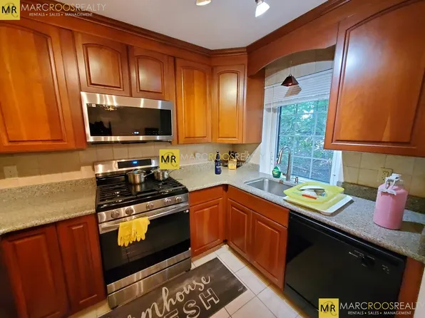 (undisclosed Address), Brookline, MA 02446