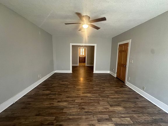 2nd image of 3509 Maplewood Dr