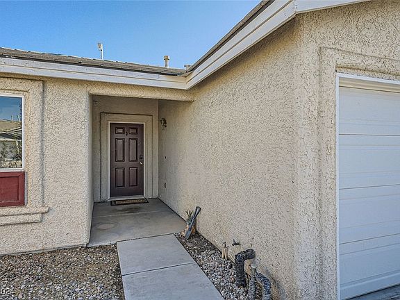 2nd image of 2207 Fountain Valley Way