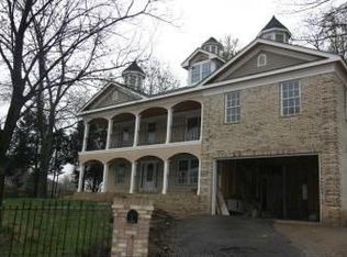 1801 Warren Dr, Woodbridge, VA 22191