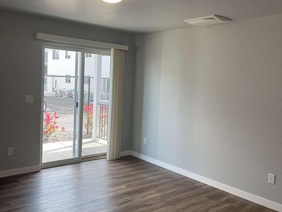 4th image of 224 Cheryl Ln Unit 8