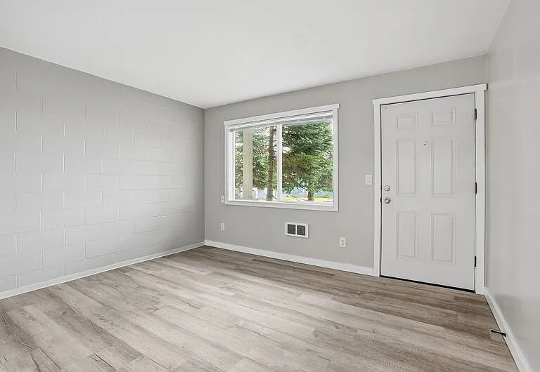 547 E Fairview Ave #549 — Photo 3
