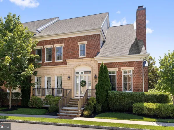 1 Rabbit Run Dr, New Hope, PA 18938