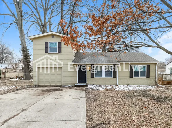 1329 Cheyenne St, Leavenworth, KS 66048