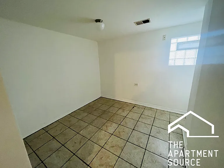 5214 W Crystal St #1 — Photo 8