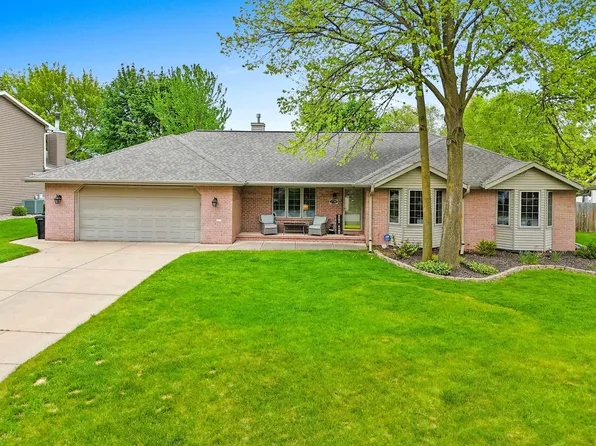 2790 Dewey Decker Dr, Green Bay, WI 54313