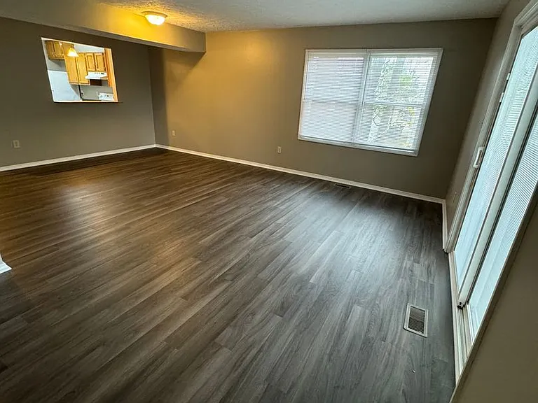 1310 S Madison St — Photo 3