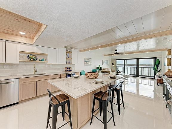 5th image of 1510 1ST AVENUE W #503