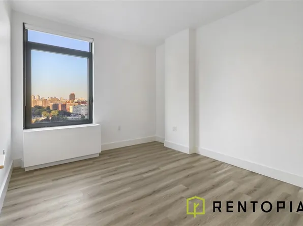 224 East 135th Street image 3 of 27