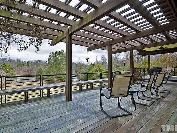 5th image of 124 Lake Pointe Dr