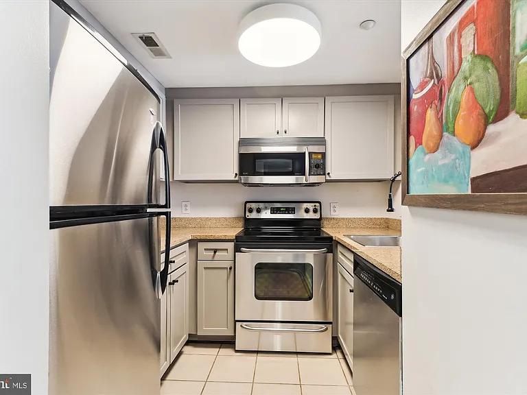 1150 K St NW #706 — Photo 11