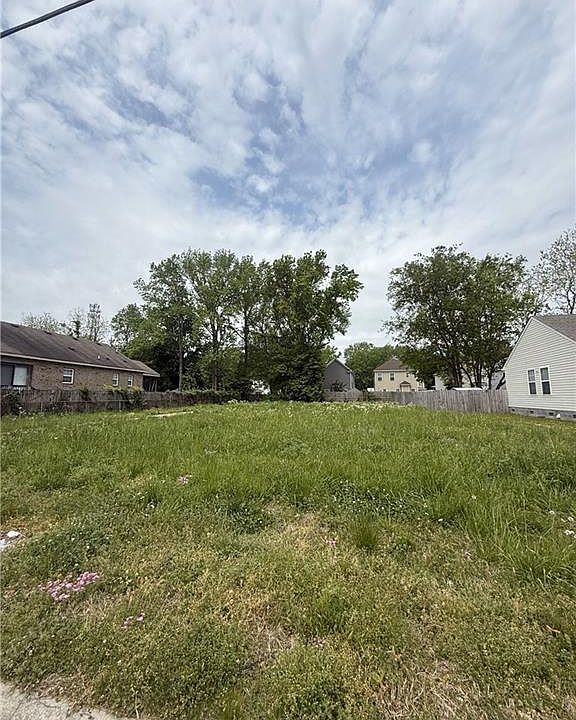 2nd image of 6232 Old Townpoint Rd