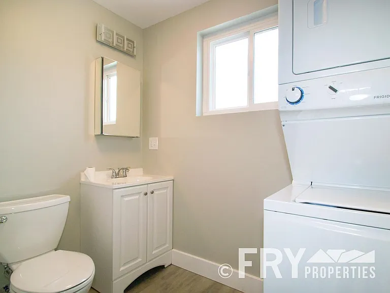 3224 Perry St #B — Photo 15