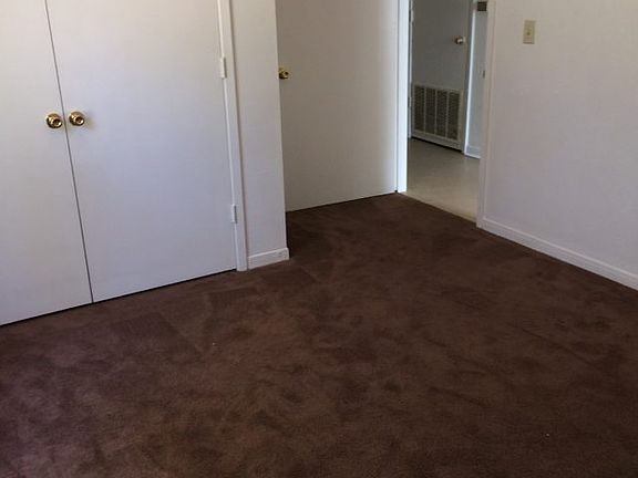 5th image of 460 W Cobb St #15159158