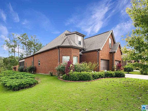 2nd image of 395 Glen Cross Way