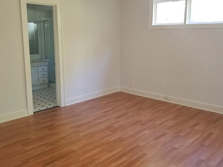 1403 Burns Blvd — Photo 8