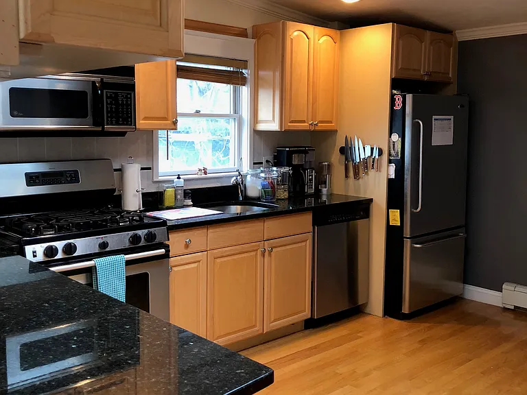 118 Sherman St #118 — Photo 4