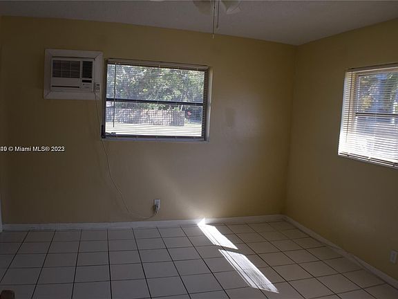5th image of 1431 SW 24th Ct APT 1