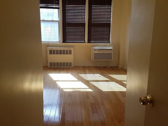 3rd image of 50 Bayard St APT 3J