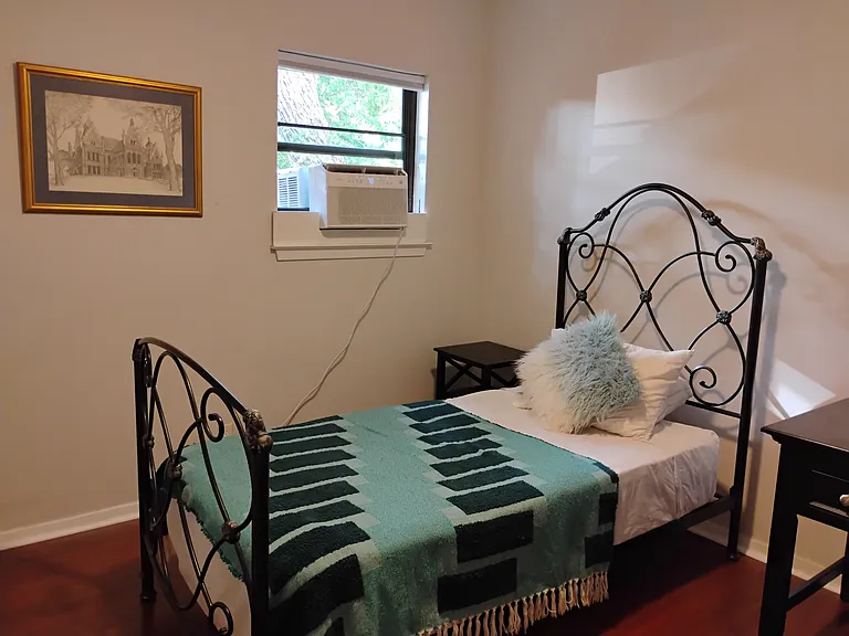 2110 Rio Grande St — Photo 3