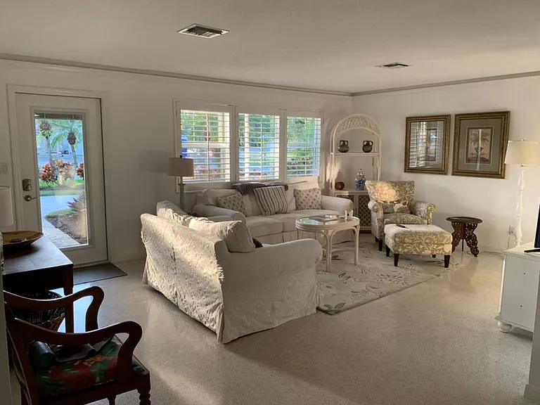 1588 Mandarin Rd — Photo 4