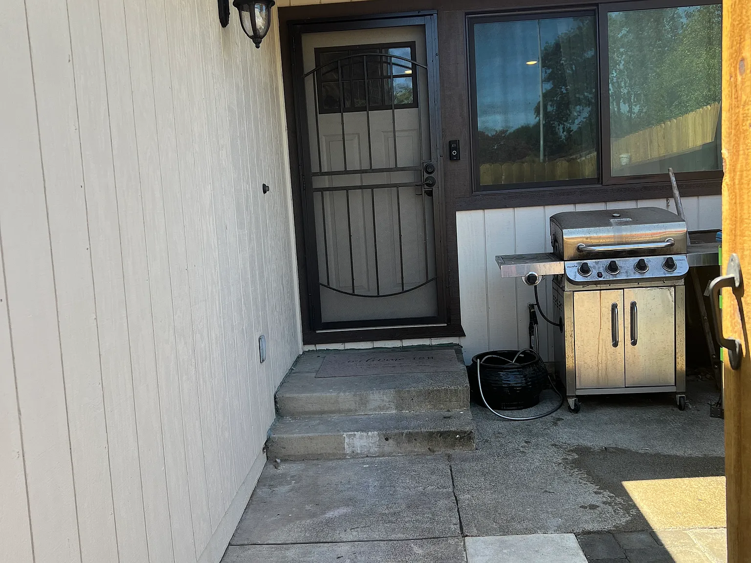 2 bed, 888 sqft, $2,750 — Photo 2