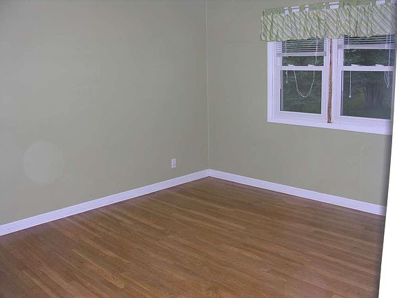 5th image of 106 N Lawrence St
