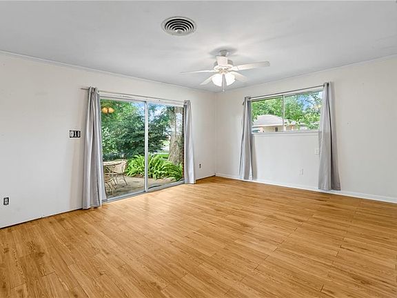 5th image of 1820 W Esplanade Ave