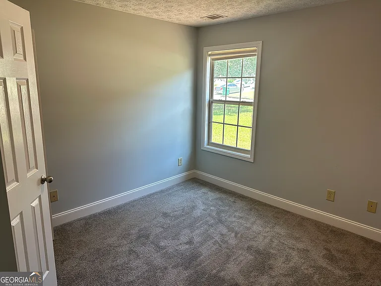 561 Highland Pointe Dr — Photo 8