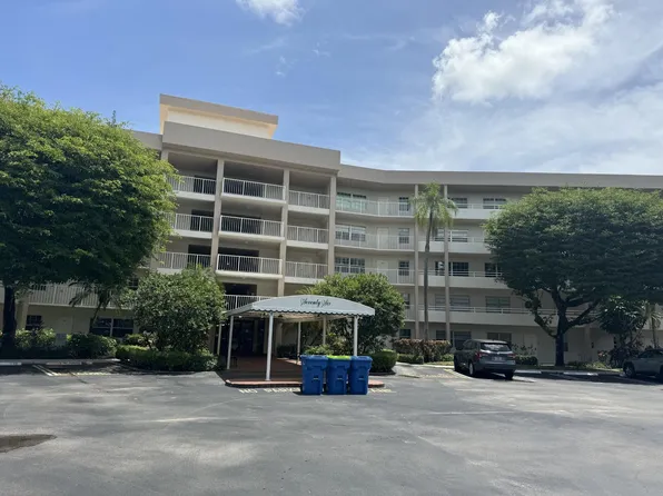 3900 Oaks Clubhouse Drive #108, Pompano Beach, FL 33069