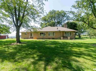 2769 S 5th St, Pekin, IL 61554