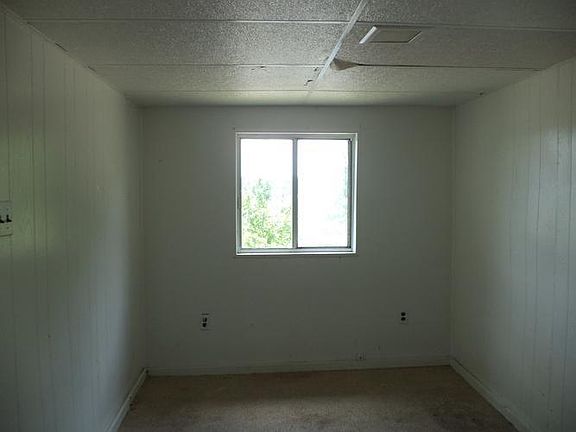 3rd image of 817 Delaware St