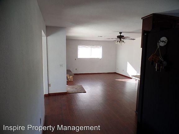 4th image of 58533 Lisbon Dr