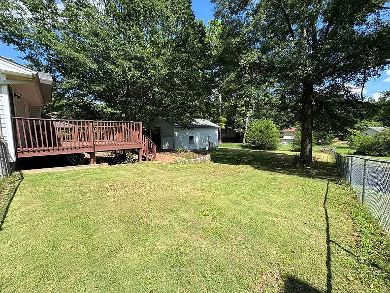 2323 Applewood Dr — Photo 7
