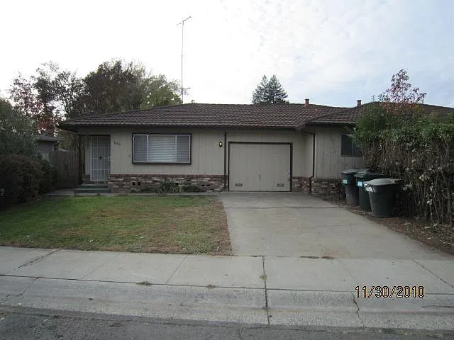 1429 Topaz Way