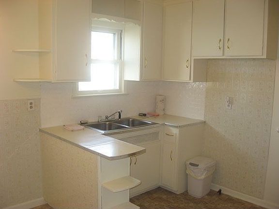 4th image of 4585 Bentwood Dr