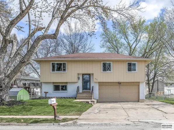 23714 Oak St, Waterloo, NE 68069