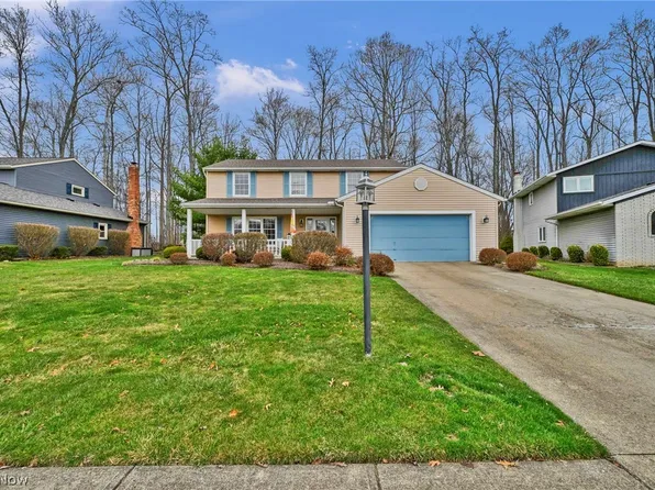 15888 Inglewood Ct, Strongsville, OH 44136