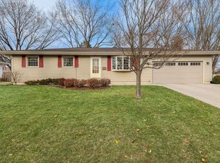 389 E Lincoln St, Oregon, WI 53575