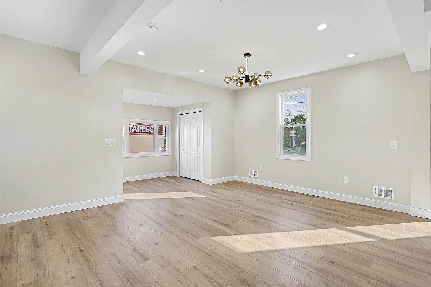 3 bed, $4,200 — Photo 3