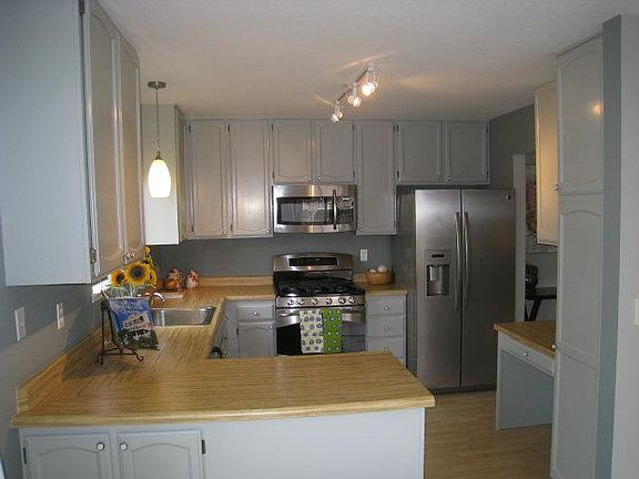 2nd image of 1236 Clinton St #202