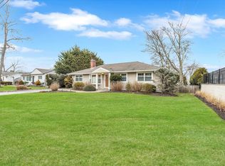 17 Tarpon Rd, East Quogue, NY 11942