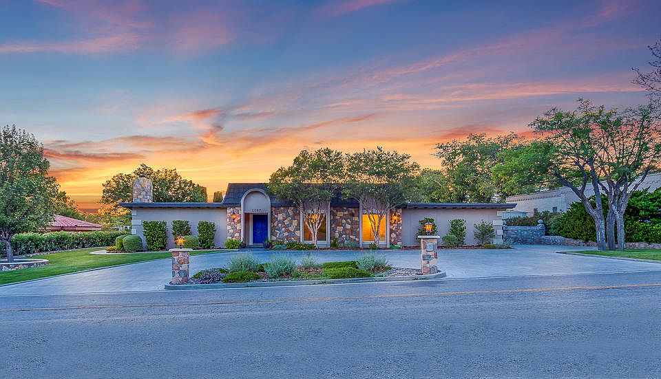 1st image of 1087 Thunderbird Dr